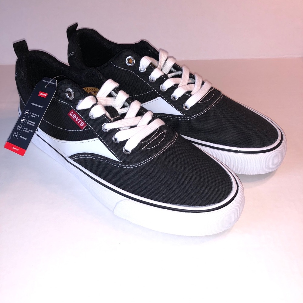 Black Levi’s shoes